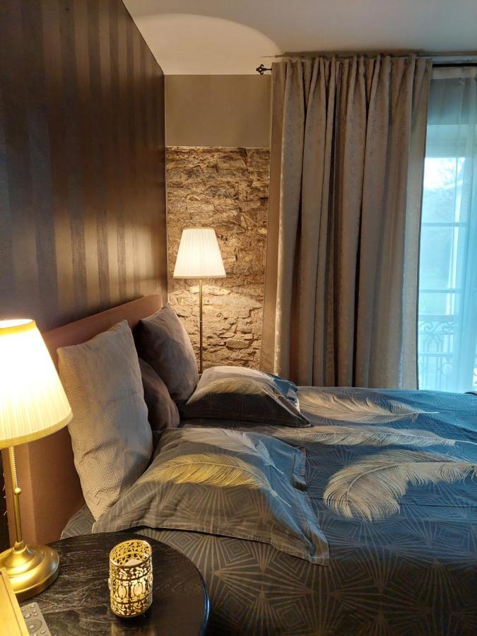La Chambre Et Le Studio Du Chateau Du Golf De Bernalmont Liege Bagian luar foto