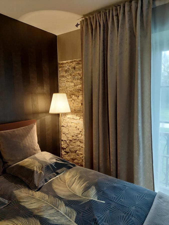 La Chambre Et Le Studio Du Chateau Du Golf De Bernalmont Liege Bagian luar foto