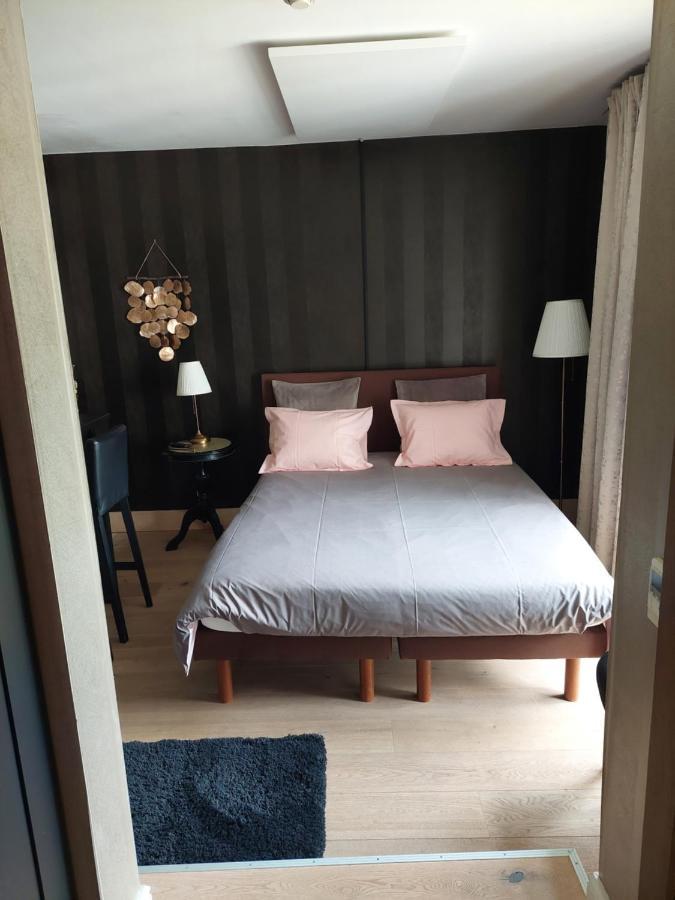 La Chambre Et Le Studio Du Chateau Du Golf De Bernalmont Liege Bagian luar foto