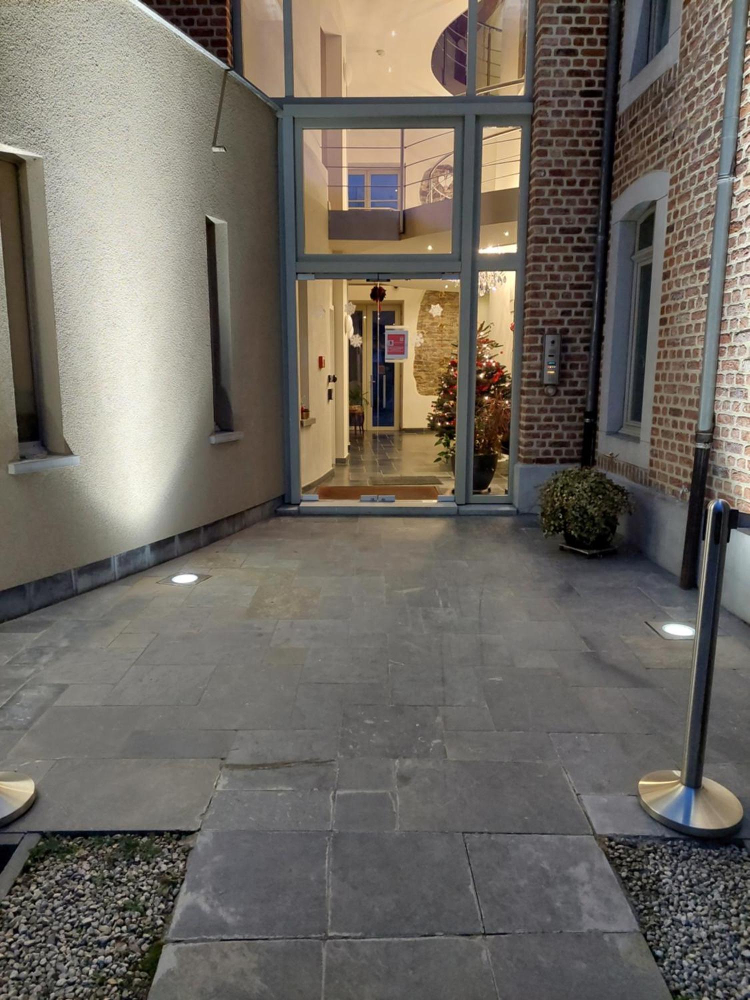 La Chambre Et Le Studio Du Chateau Du Golf De Bernalmont Liege Bagian luar foto