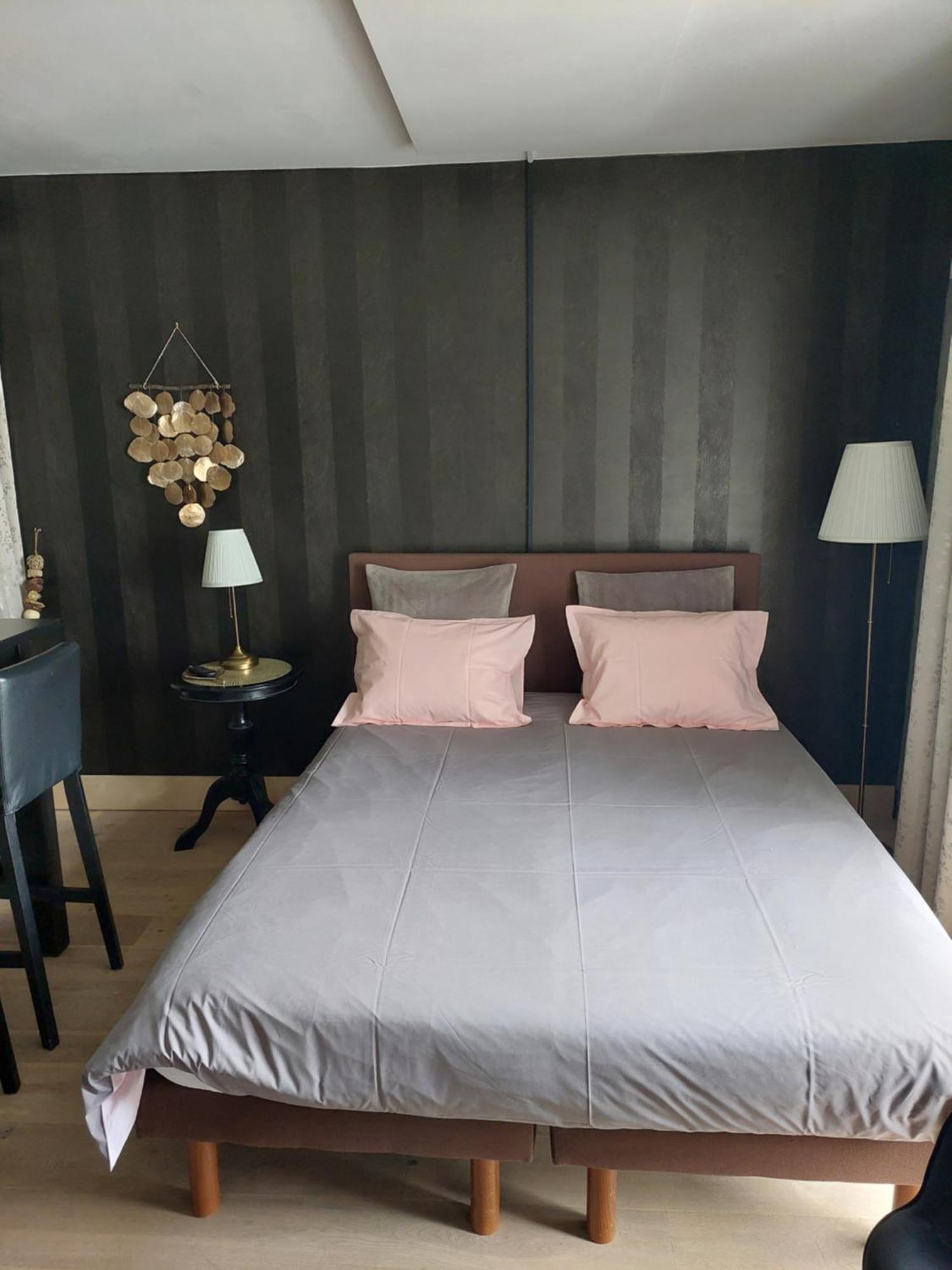 La Chambre Et Le Studio Du Chateau Du Golf De Bernalmont Liege Bagian luar foto